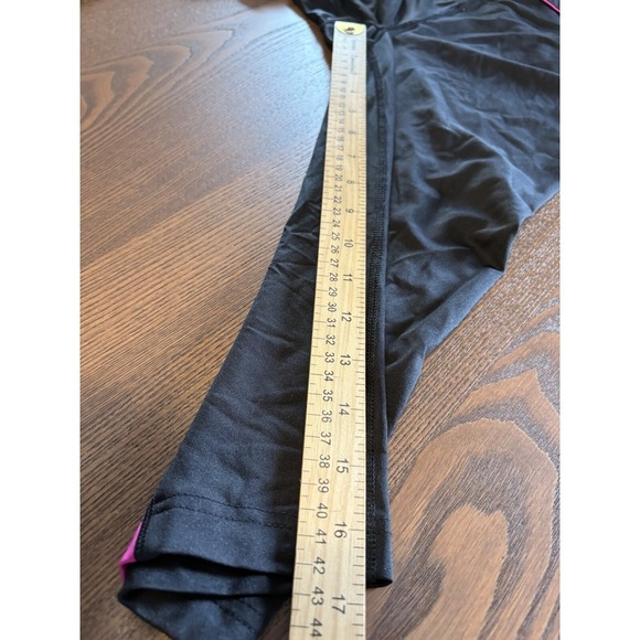 Danskin Womens Fitted Athletic Cropped leggings M 8-10 Black with Pink Accent - Picture 6 of 12